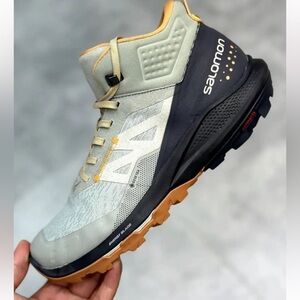Salomon outpulse mit gtx gorotex Athletic Shoes - Gray and Tan